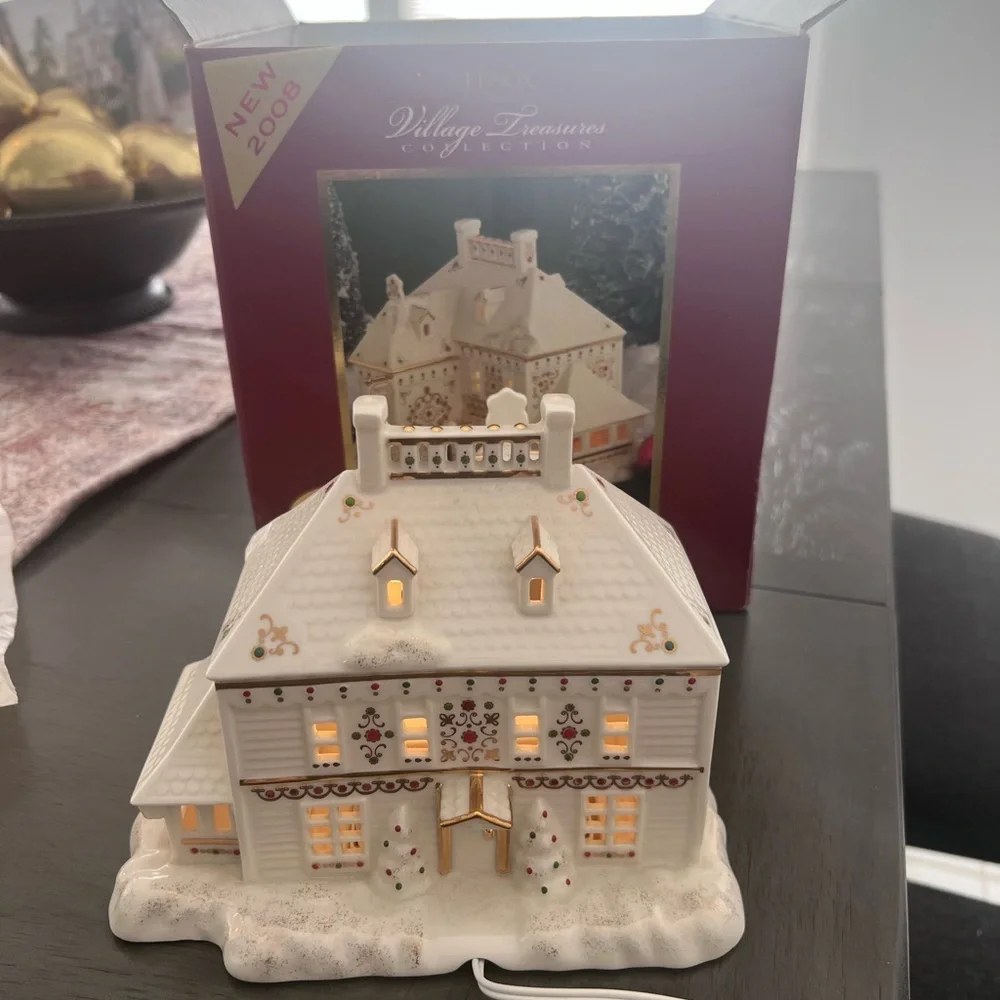 Lenox Mistletoe Park Pet shoppe Village - Picture 2 of 8